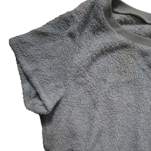 🎁 Free with purchase!! Fuzzy PJ Set Crop Top and Shorts - Picture 3 of 4